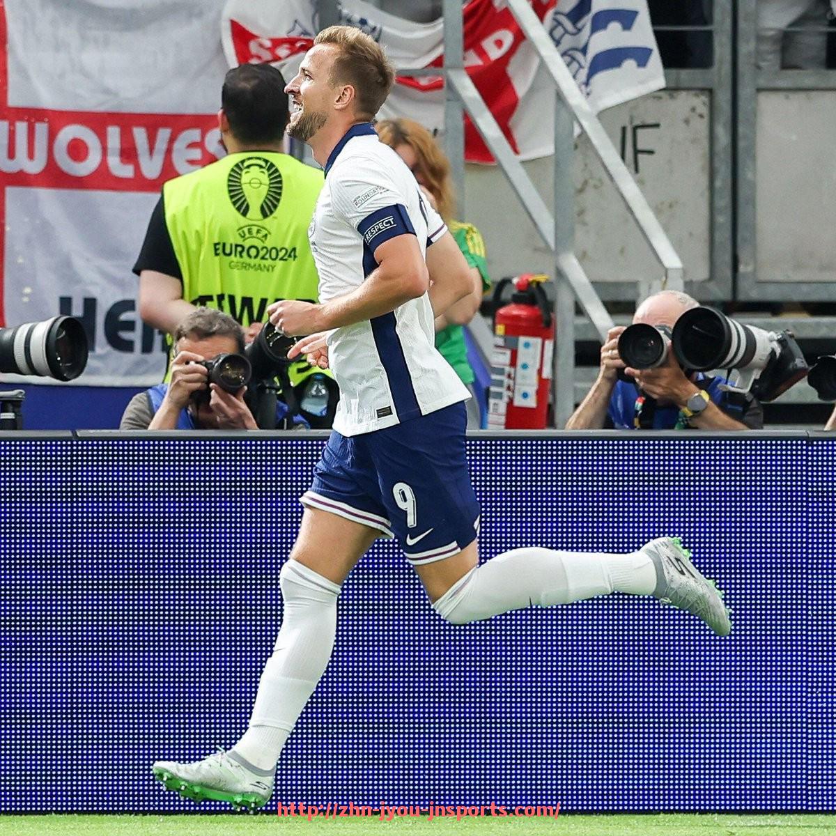 jiuyou九游娱乐-世俱杯比赛主裁与边裁职责划分细则的制定与实践指导