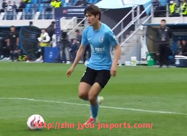 jiuyou九游娱乐-天下足球与CBA第一节：天下足球赛事与CBA第一节的精彩时刻对比